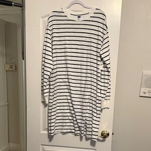 Old Navy Black and White Striped Long Sleeve Dress